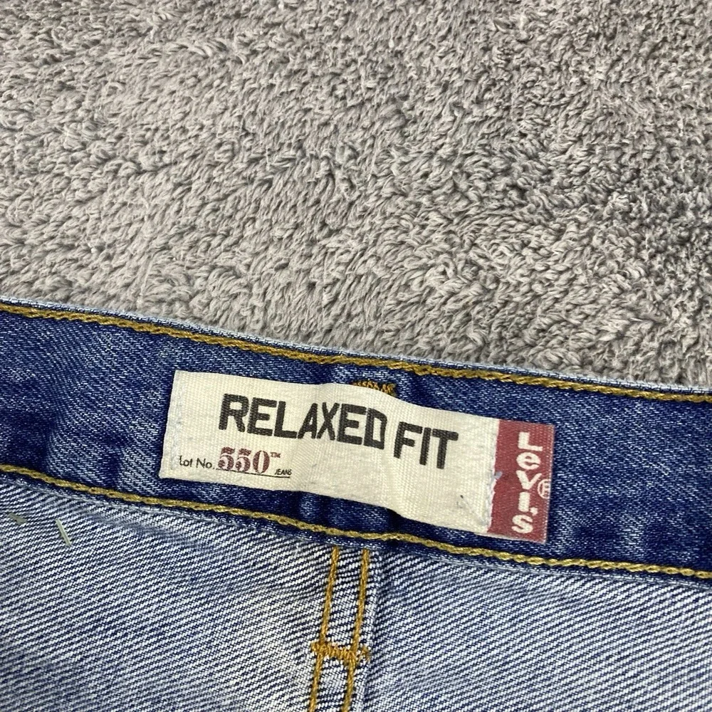 Levis 550‎ Relaxed Fit Jeans Mens 38x32 Blue Medium Wash Mid Rise Denim Cotton